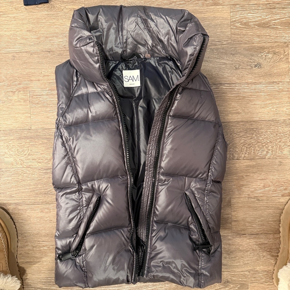 Charcoal Grey SAM puffer vest - size Small